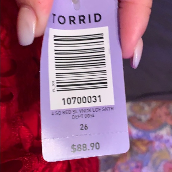 Lovely Red Dress - Picture 4 of 5